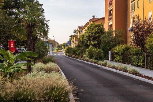 Inaugurata la nuova via Amadei, la prima strada-giardino in città